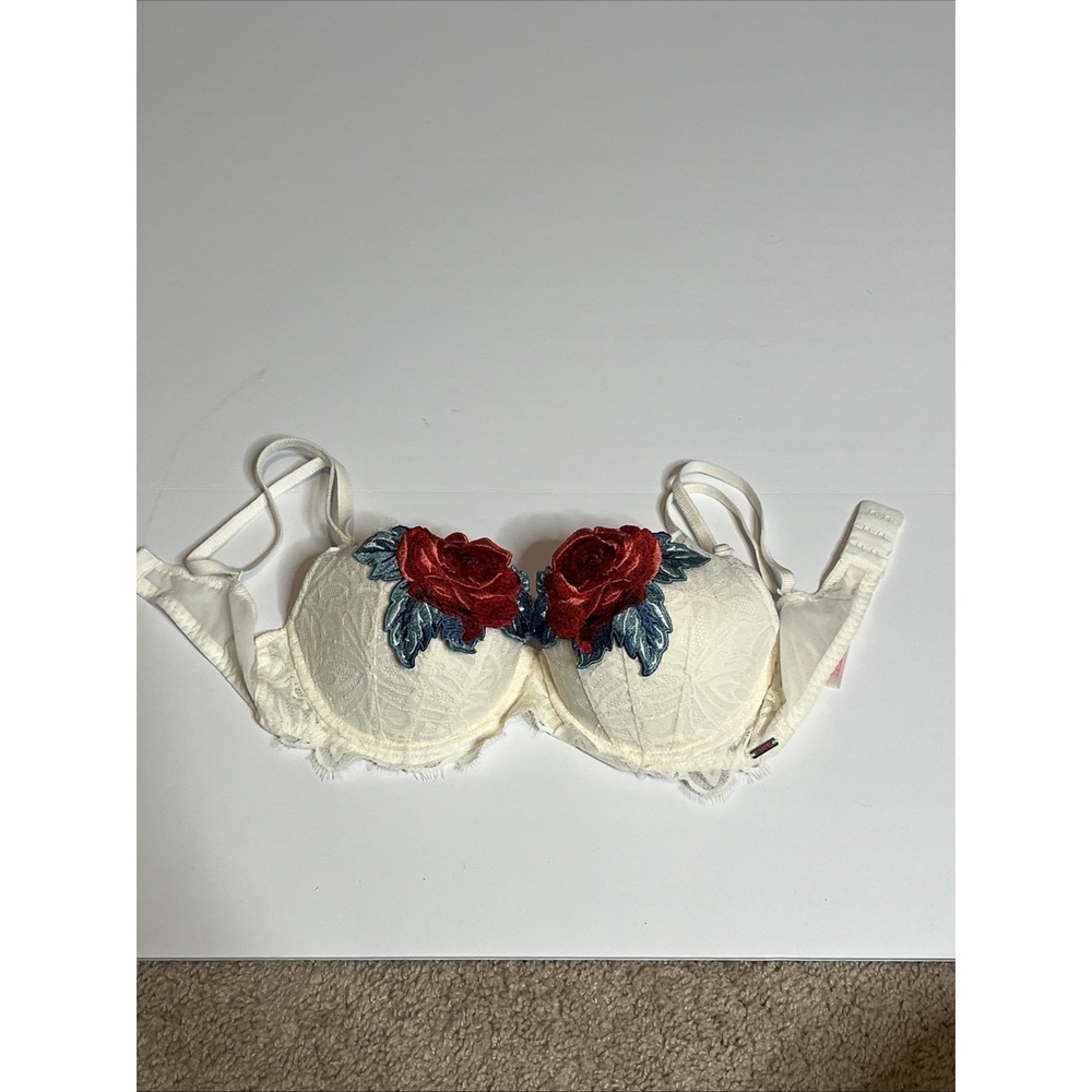 Victoria Secret PINK Date Push Up Bra Size 34C Limited Edition